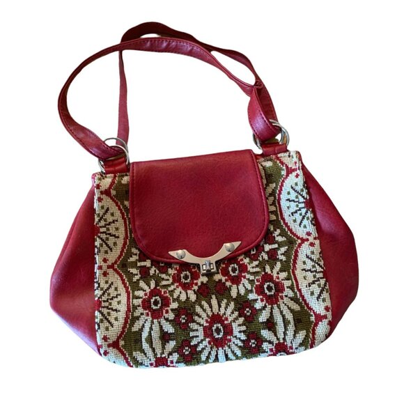Vintage Handbags - Vintage Floral Needlepoint Grannycore Purse